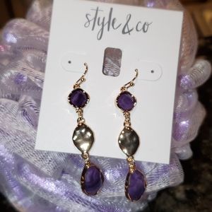 NWT purple stone and gold tone drop earrings E3